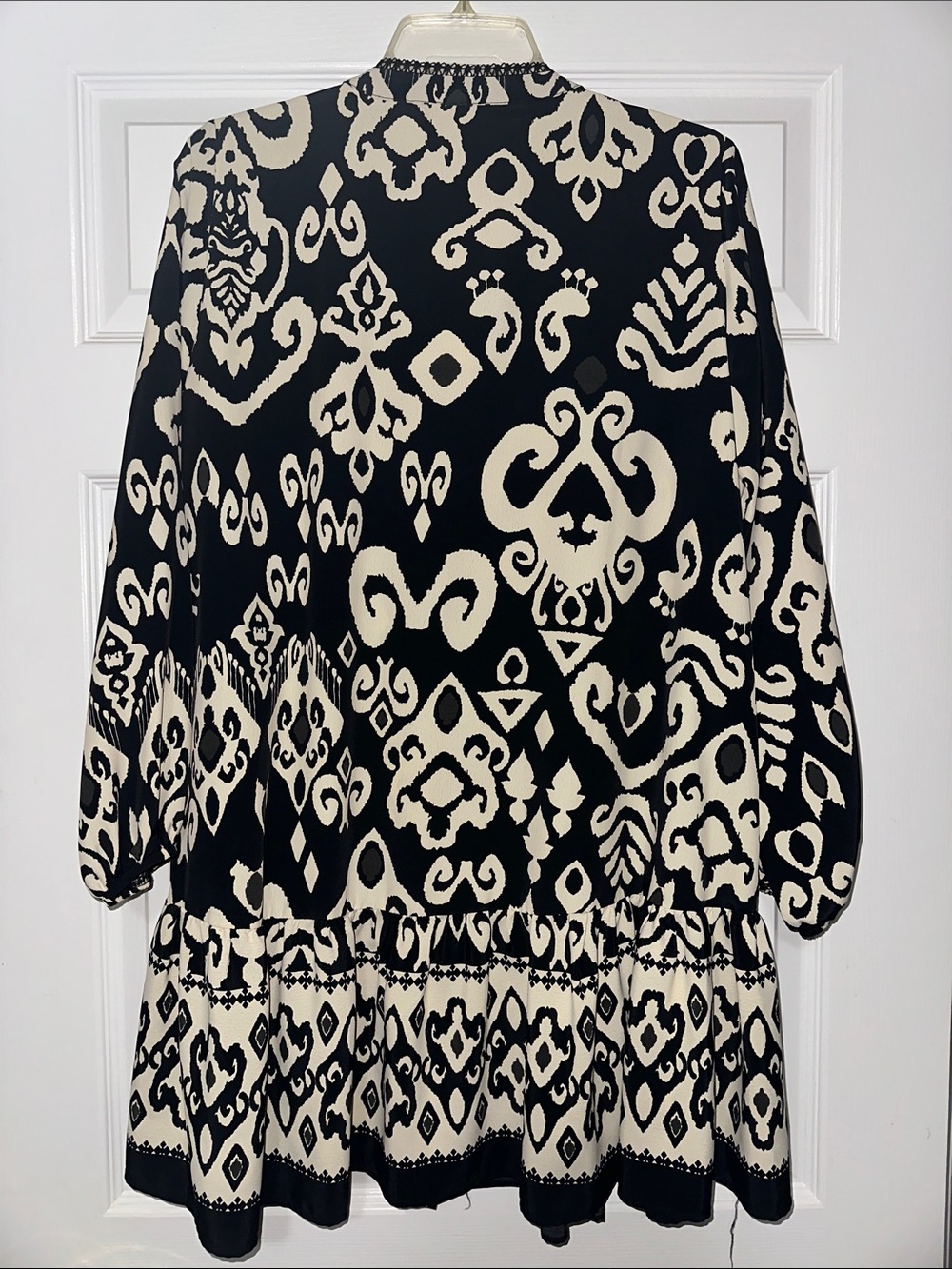 Zara Black & Cream Abstract Print V-Neck Tunic Dress - Picture 4 of 4